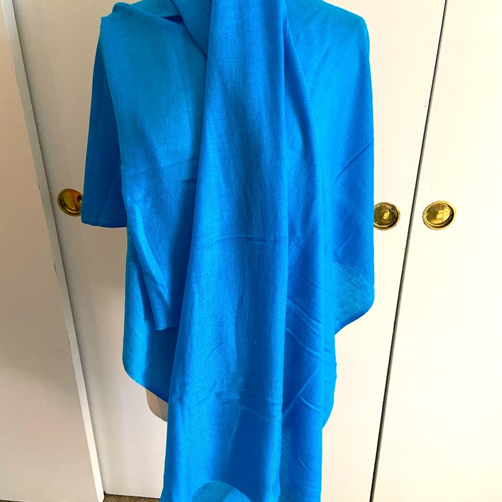 Turquoise medium weight 100% cashmere shawl.